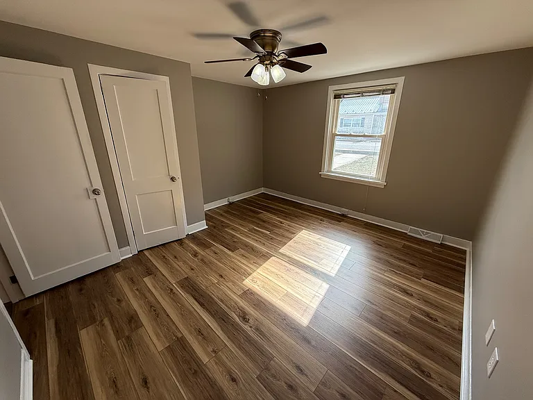 210 Hill St — Photo 12