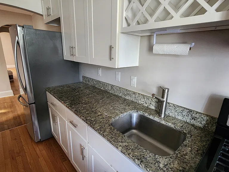1-2105 Mount Vernon Ave #1 — Photo 18