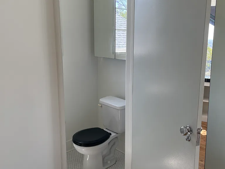 2188 Broadview Ter — Photo 15