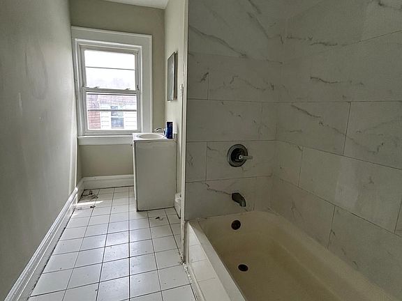 5th image of 965 Grove St #965