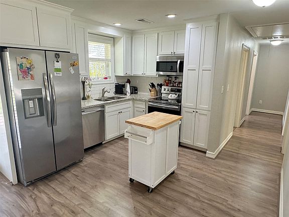 3rd image of 25827 Water Ridge Dr