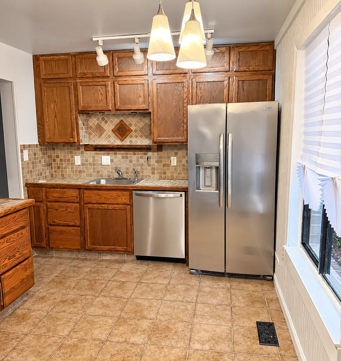 4 bed, 2.5 bath, 1470 sqft, $2,900 — Photo 3