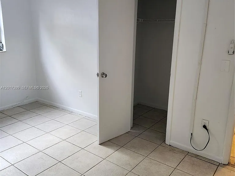 3901 SW 51st St #3903 — Photo 7