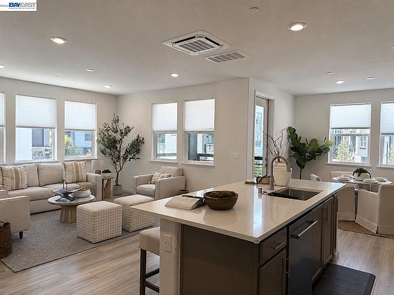 3rd image of 2802 Tradewind Dr