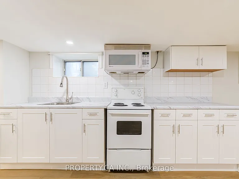242 Emerson Ave #BASEMENT — Photo 17