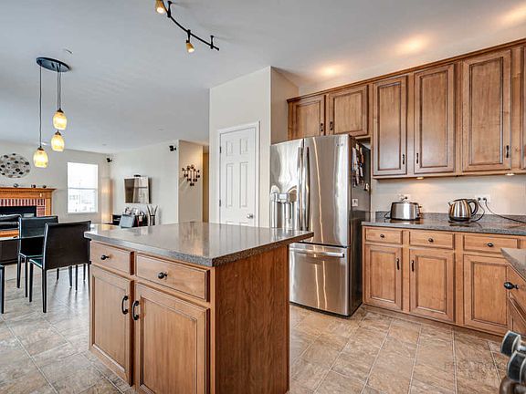 4th image of 9581 Farley Dr