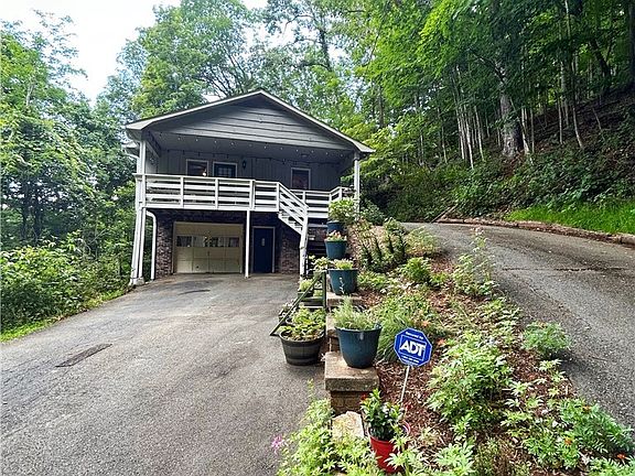 3rd image of 797 Seven Oaks Drive
