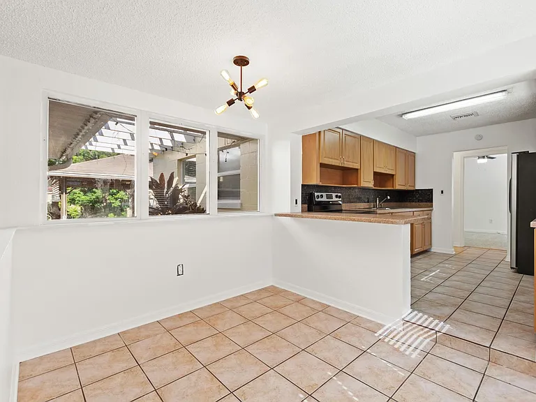 2207 S Lincoln Ave — Photo 13