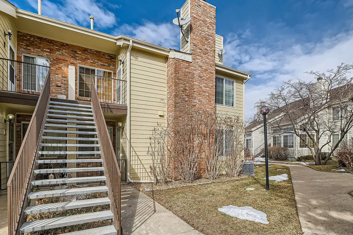 Building Photo - 13874 E Lehigh Ave #G