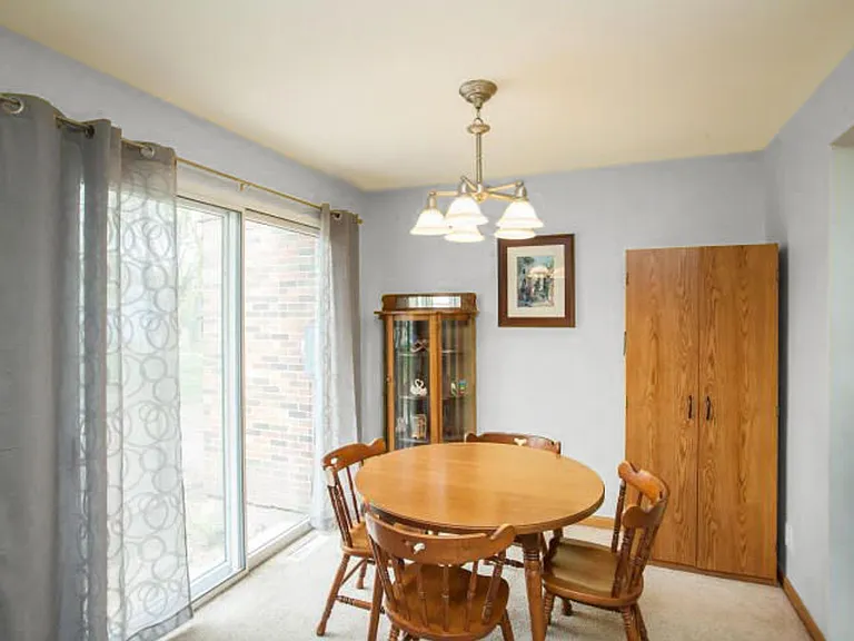 1350 Barkley Ct — Photo 6