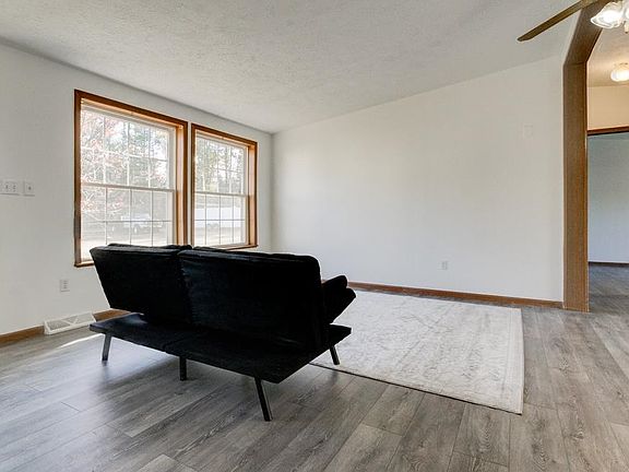 3rd image of W7642 Sinkler Ln
