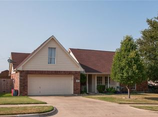 702 Roundabout Dr, Midlothian, TX 76065