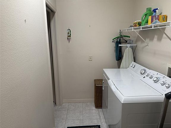 4th image of 420 GLEN ARBOR LANE