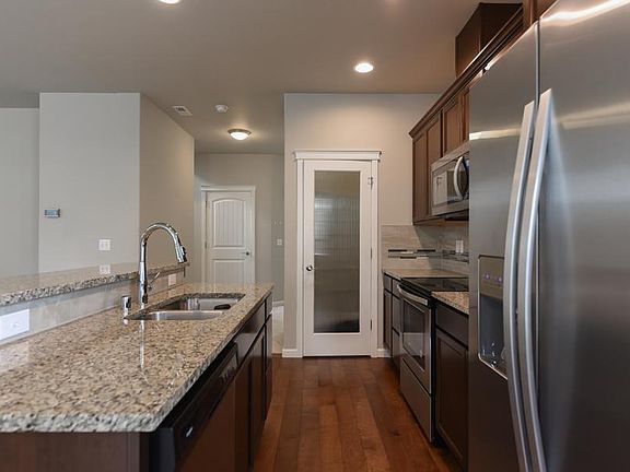 5th image of 3895 Portside Dr