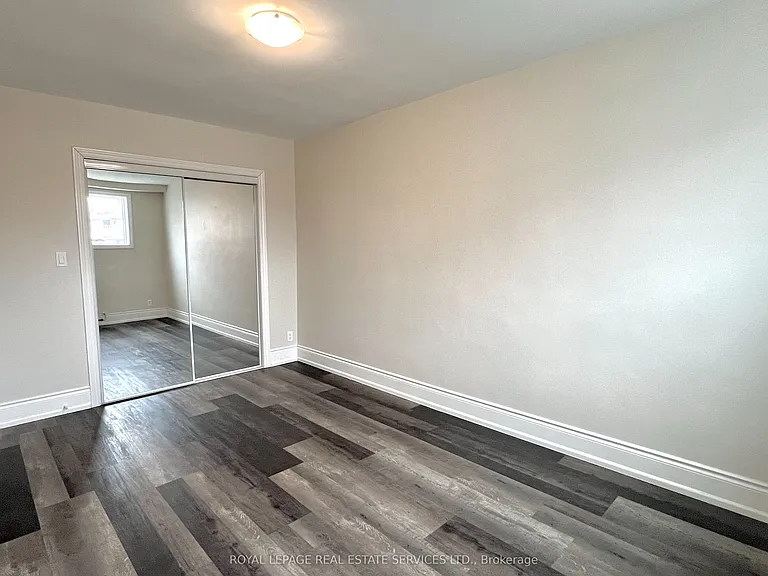 322 Lakeshore Rd W #1 — Photo 17
