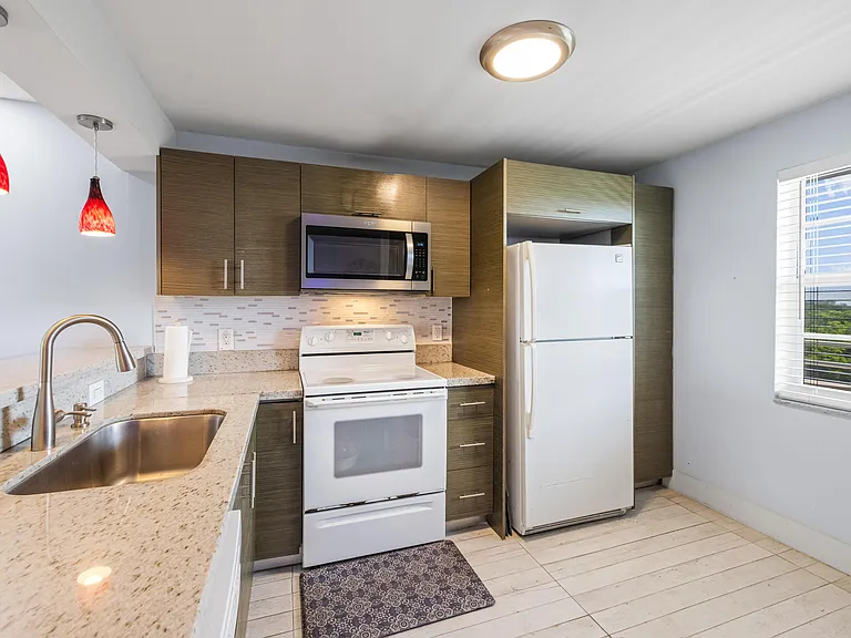 575 Oaks Ln #708 — Photo 13