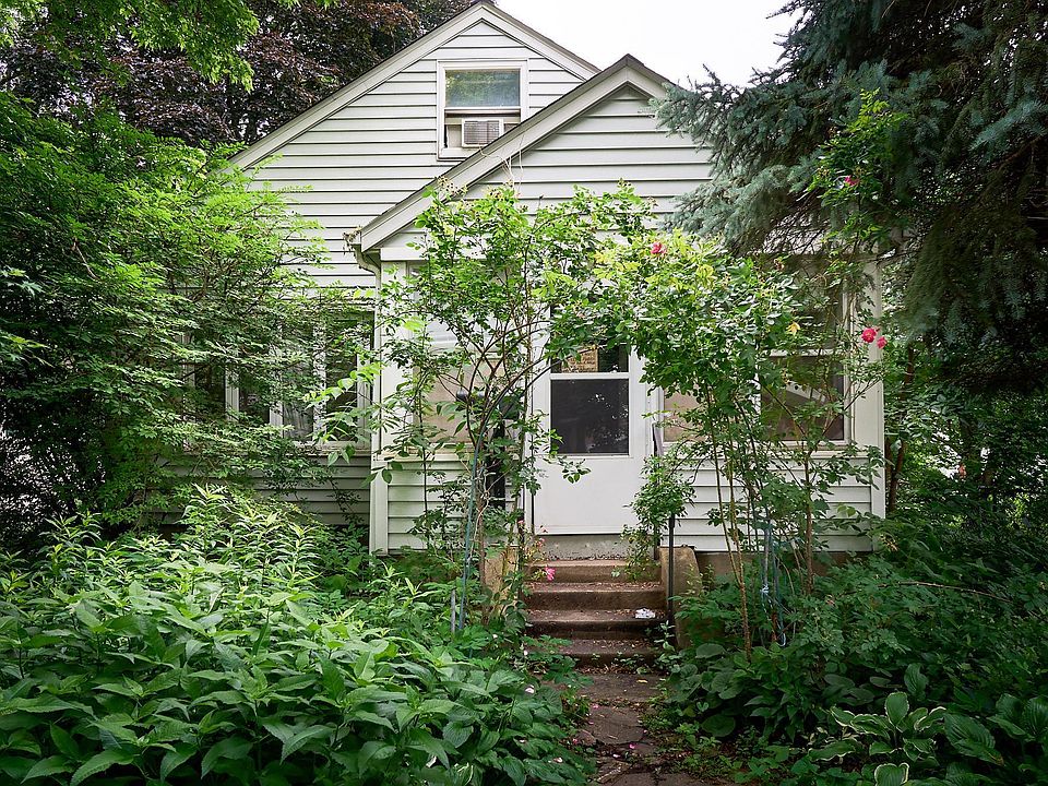 2nd image of 3332 31st Ave S