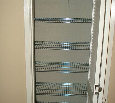 5th image of 812 S Flower St APT 4