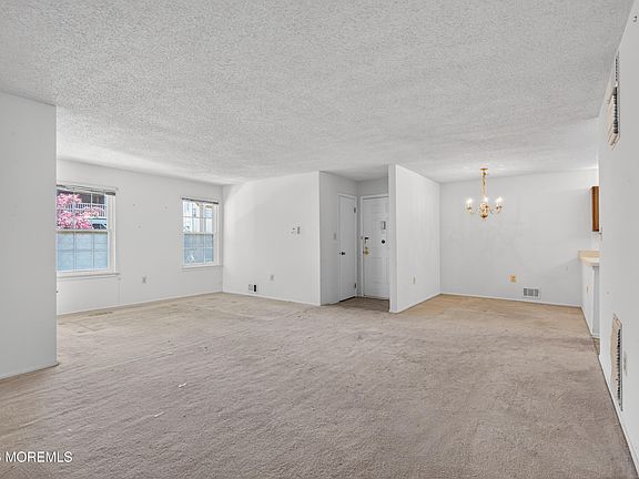 3rd image of 318 Wycoff Way W #318