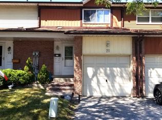 540 Dorchester Dr #21, Oshawa, ON L1J 6M5