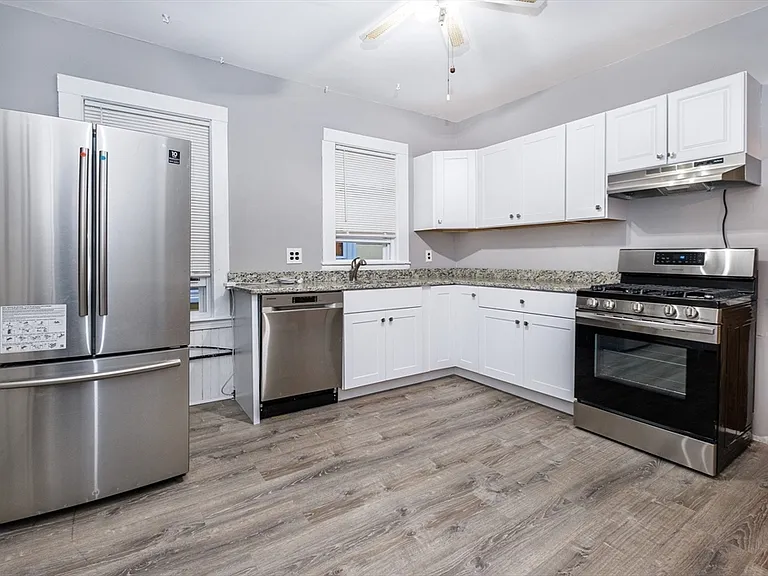 7 Mulford St #3 — Photo 2