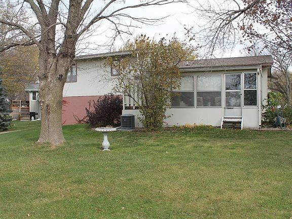 2nd image of 812 Meadowlark Ave