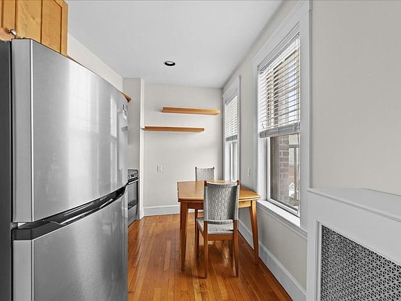 3rd image of 117 Lanark Rd #10