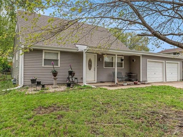 2509 Belle Haven Dr, Lawrence, KS 66046
