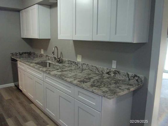 4th image of 23066 Lauren Ave