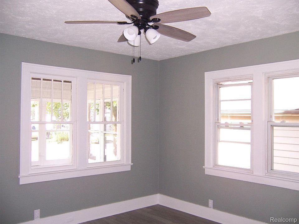 1518 Carleton St, photo 24