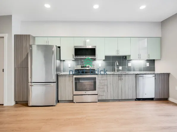 1085 103rd Ave NE APT 204, Bellevue, WA 98004