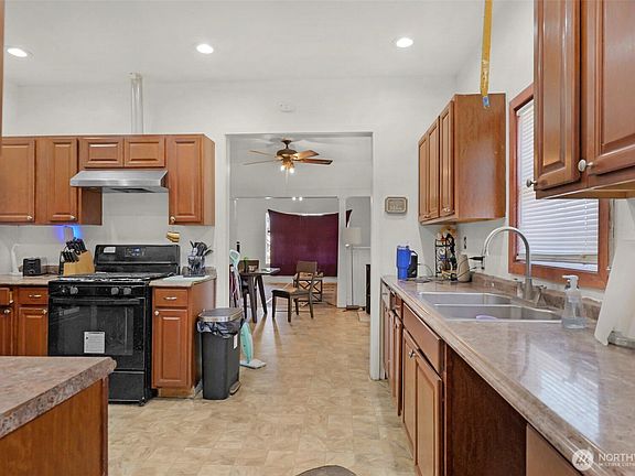 5th image of 3710 E I Street