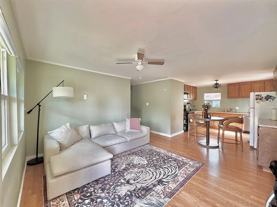 6615 Galindo St