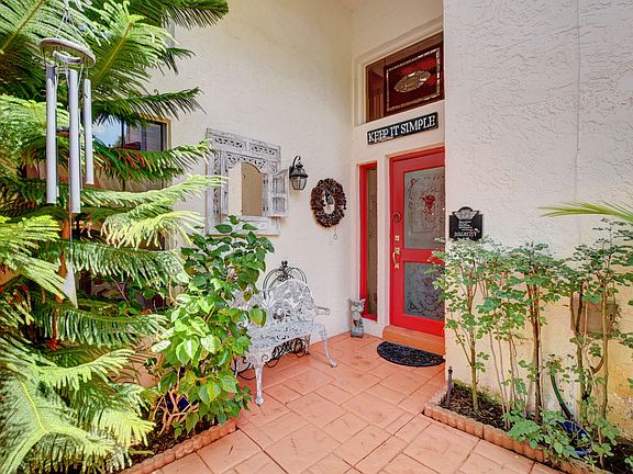 5th image of 21646 Club Villa Ter