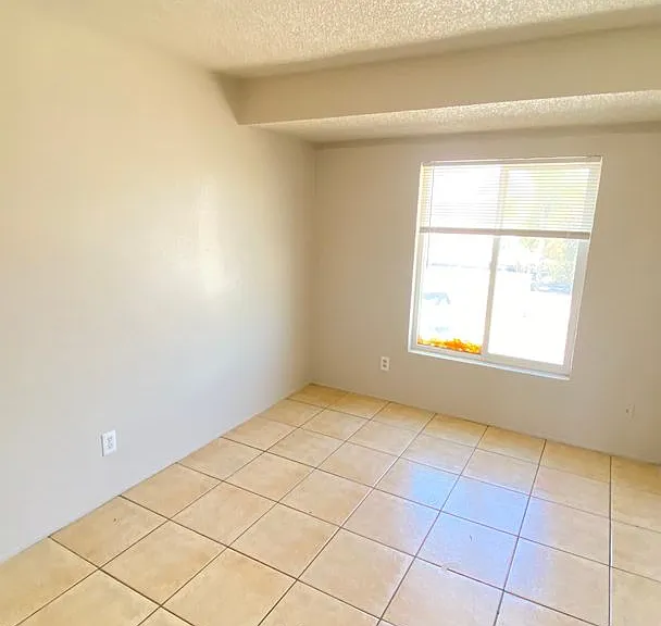 131 Glenwood St #4 — Photo 5