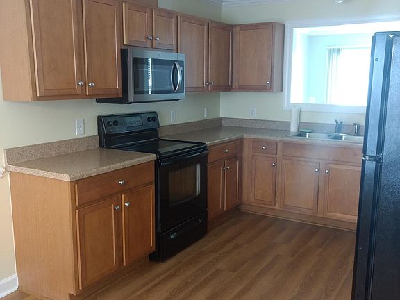 3rd image of 4135 Dudleys Grant Dr APT C