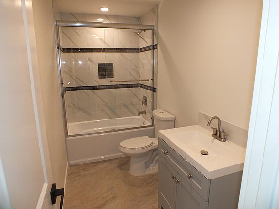 3rd image of 707 E Orange Grove Ave #5E