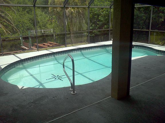 2nd image of 87 Ramblewood St