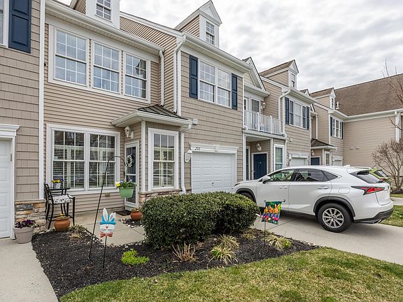 3rd image of 206 Springdale Ct APT 206