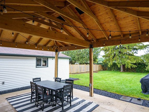 5th image of 93 Goldwick Cres