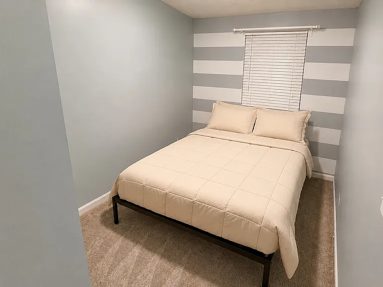 1427 Sedum Sq — Photo 10