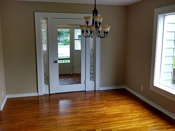 3rd image of 1134 E Edgewood Dr