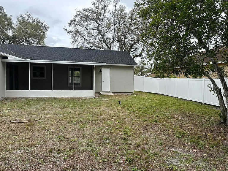 2150 SW Biella Ave — Photo 7