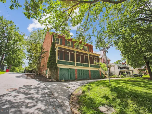 501 Park Row Pl, Harpers Ferry, WV 25425