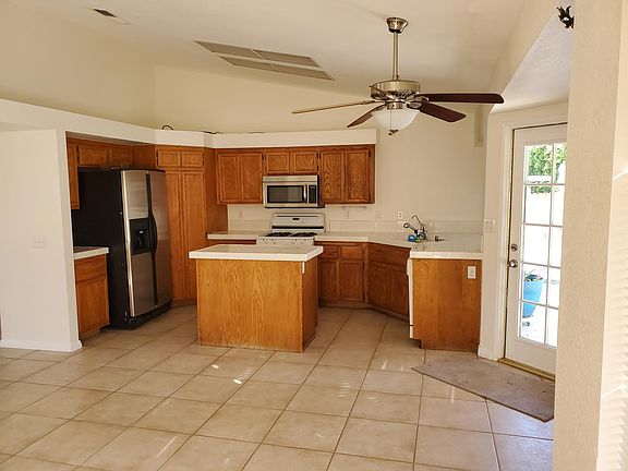 3rd image of 78785 La Palma Dr