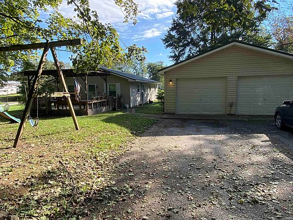 5th image of 82 N County Road 175 E