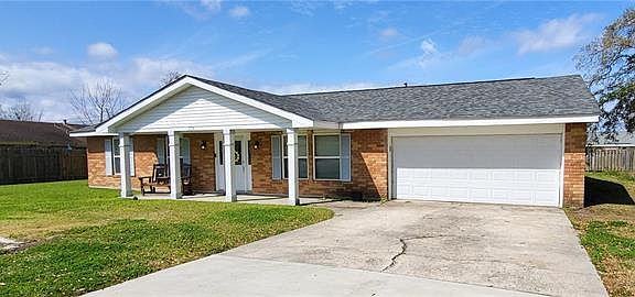 2nd image of 324 River Oaks Dr