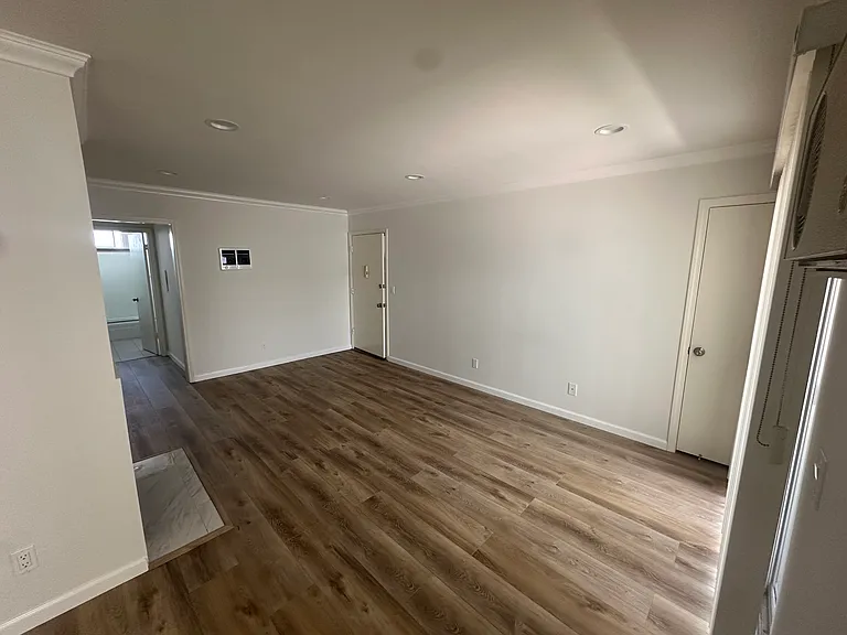 1320 Armacost Ave #6 — Photo 2