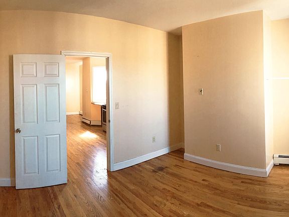 5th image of 227 Halladay St #3L