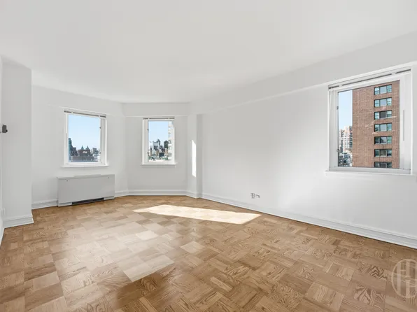 200 East 71st Street image 1 of 12